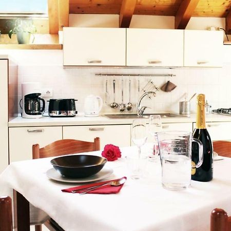 "Il Cortile" Apartment Colico Luaran gambar