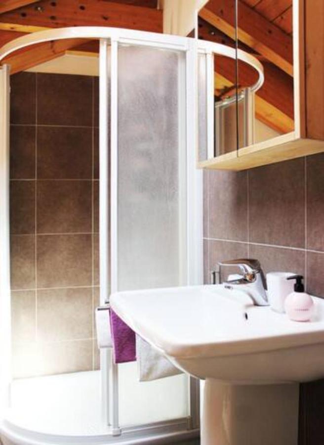 "Il Cortile" Apartment Colico Luaran gambar