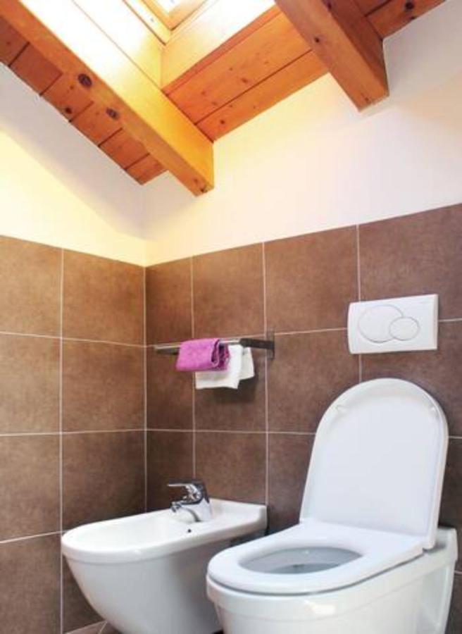 "Il Cortile" Apartment Colico Luaran gambar