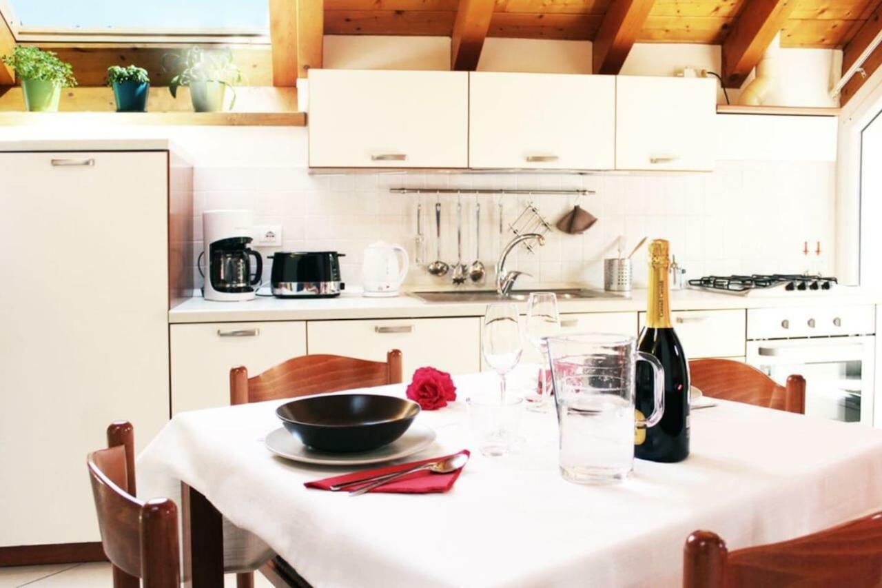 "Il Cortile" Apartment Colico Luaran gambar